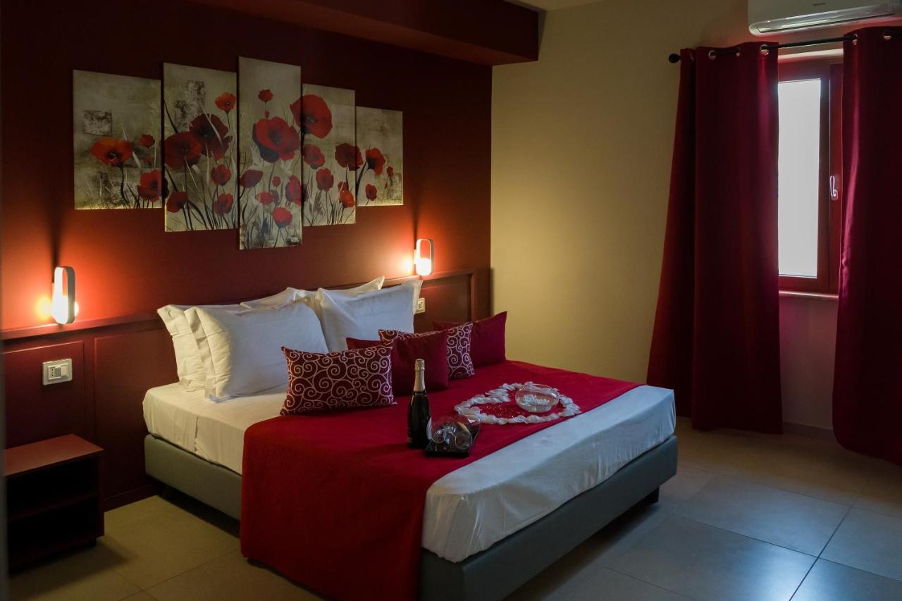 Rosy'S Rooms Patrica Exterior foto
